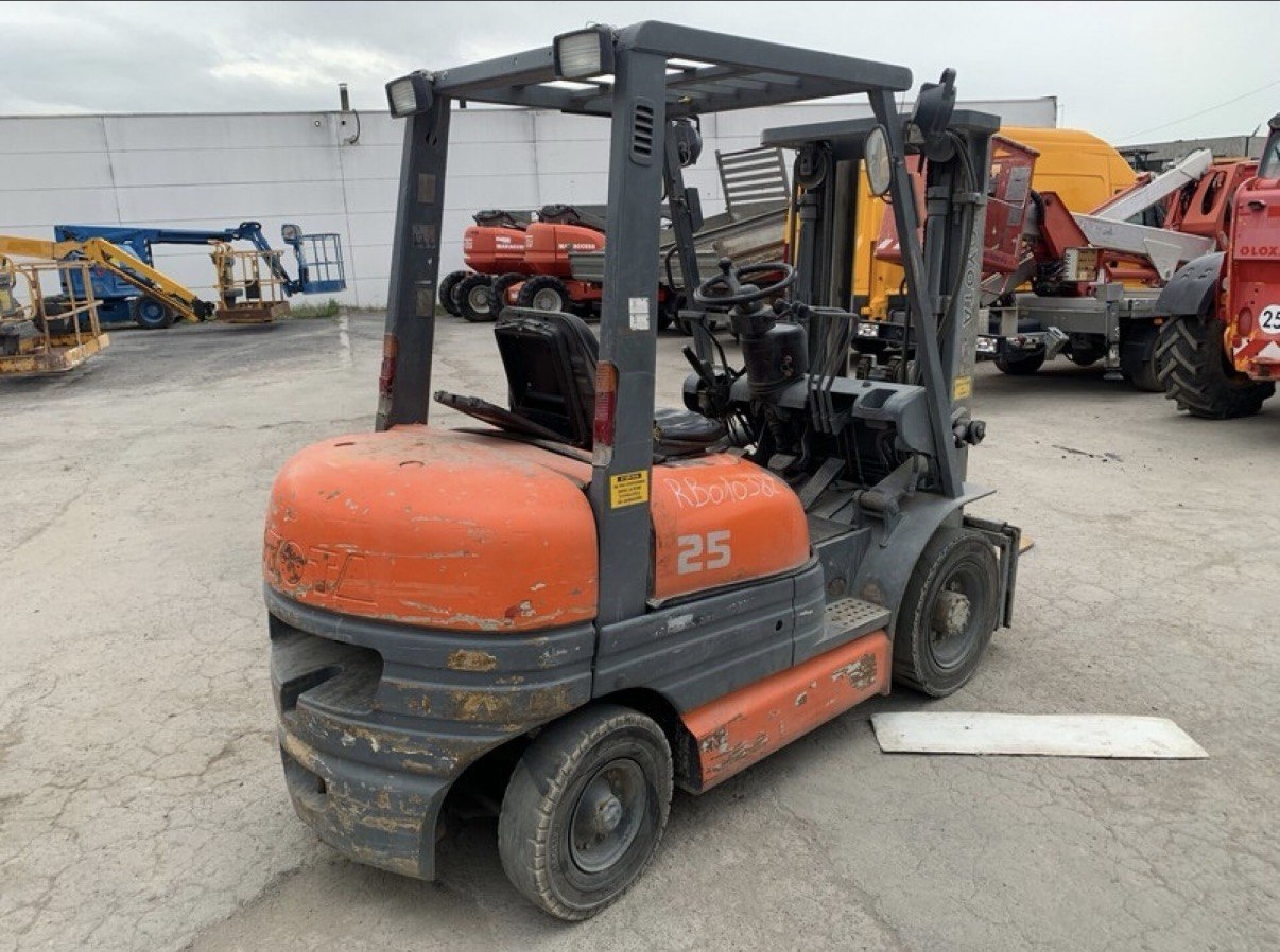 Toyota 6-FD25 1998 - photo 2